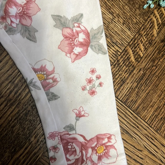 🍭3/$20🍭 H&M leggings - Picture 3 of 3